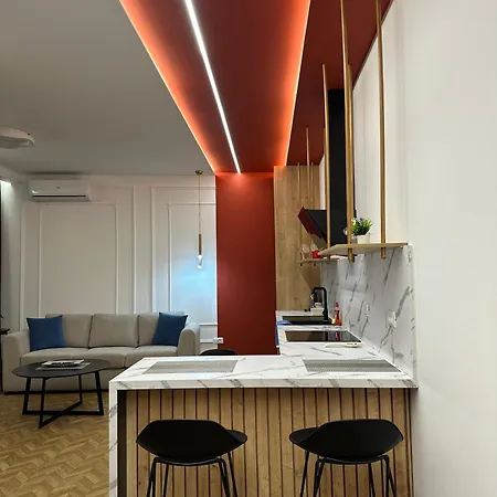 Delux * Tirana